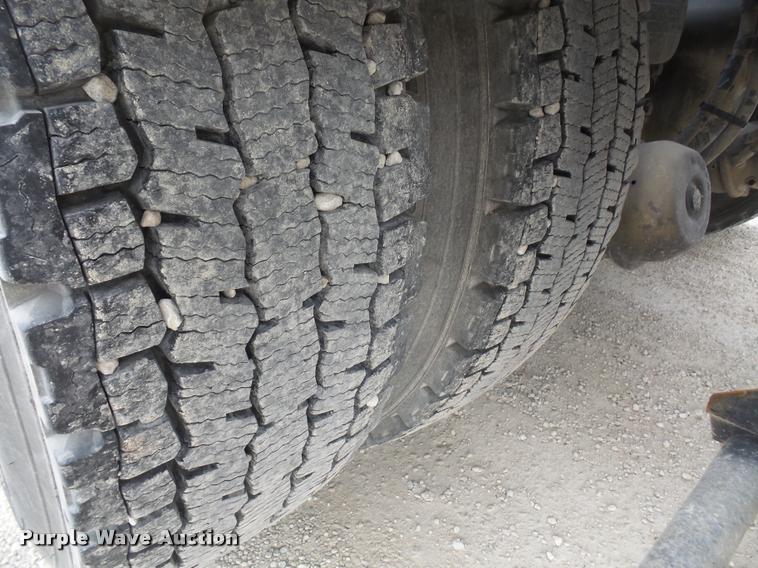 image for item DB2958 2006 Kenworth T600 semi truck