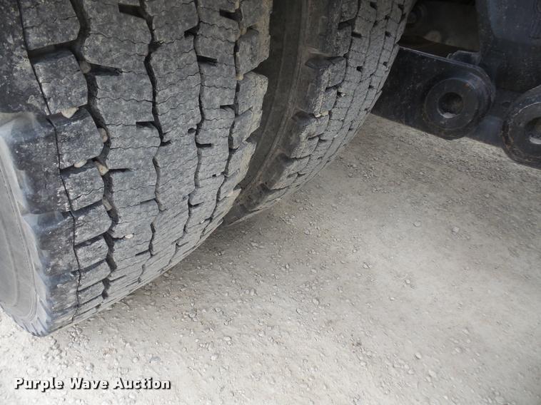 image for item DB2958 2006 Kenworth T600 semi truck