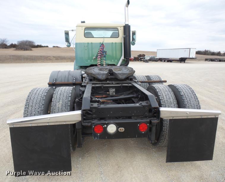 image for item DB2959 1991 International 8200 semi truck