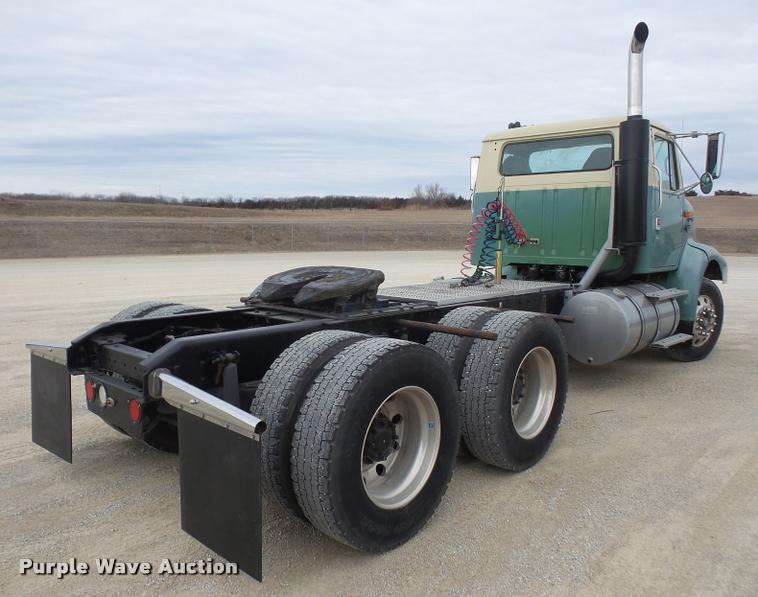 image for item DB2959 1991 International 8200 semi truck