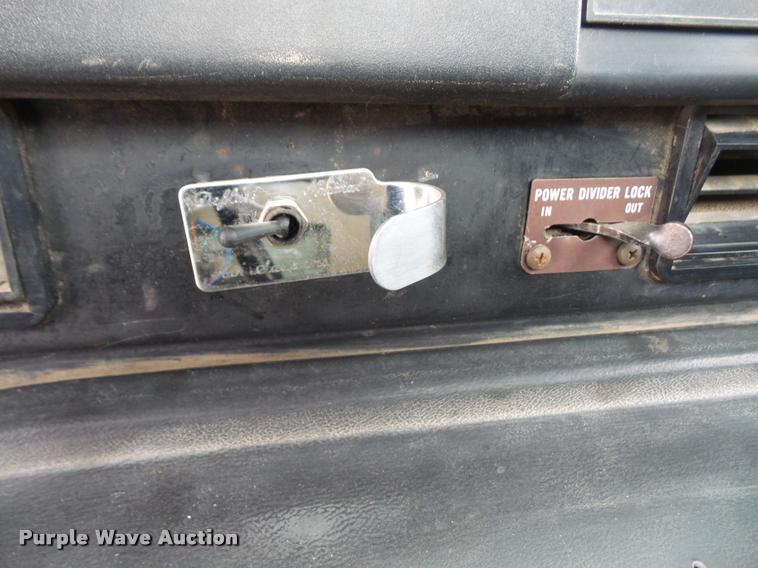 image for item DB2959 1991 International 8200 semi truck