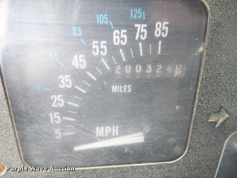 image for item DB2959 1991 International 8200 semi truck