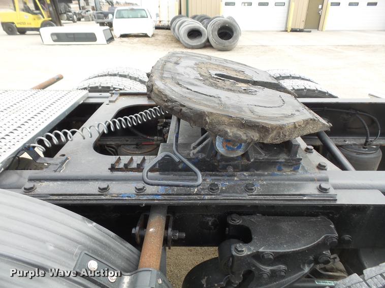 image for item DB2959 1991 International 8200 semi truck