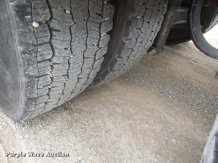 image for item DB2959 1991 International 8200 semi truck