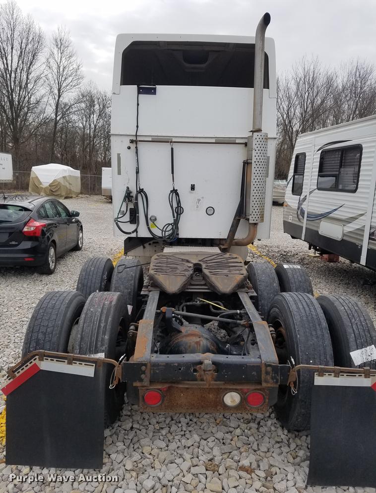 image for item F1420 2007 International 9400i semi truck