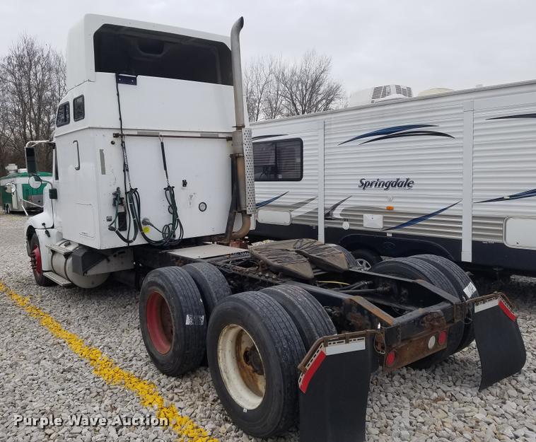 image for item F1420 2007 International 9400i semi truck