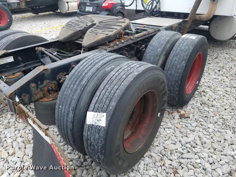 image for item F1420 2007 International 9400i semi truck