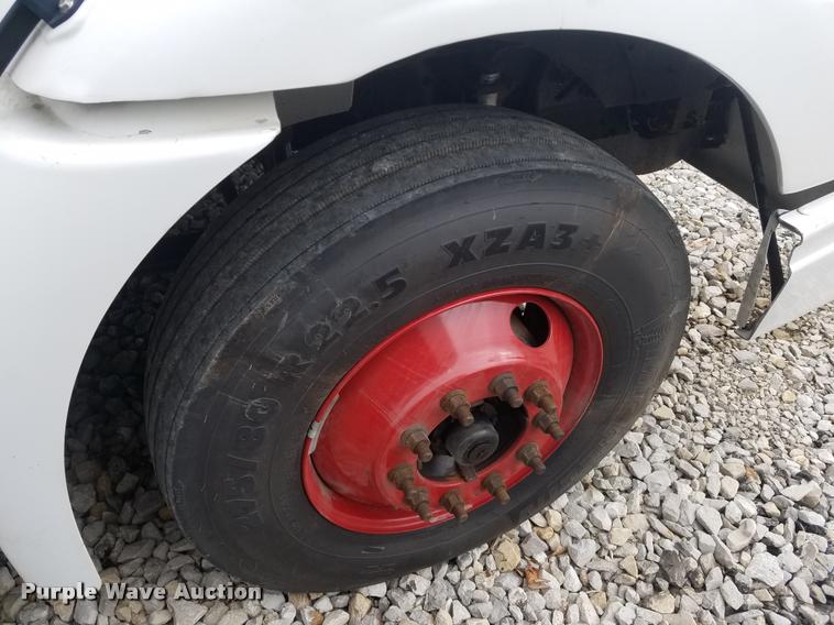 image for item F1420 2007 International 9400i semi truck