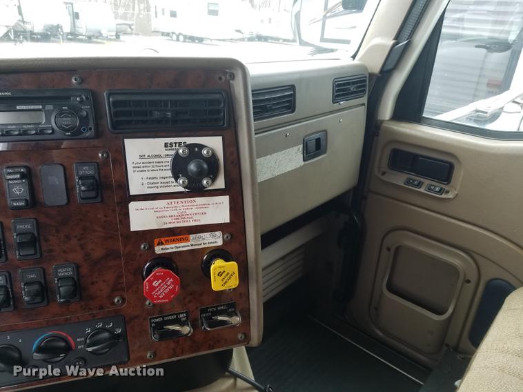 image for item F1420 2007 International 9400i semi truck