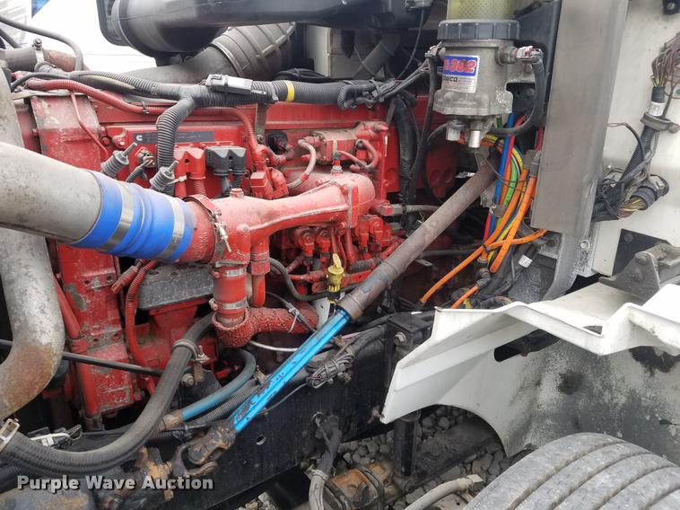 image for item F1420 2007 International 9400i semi truck