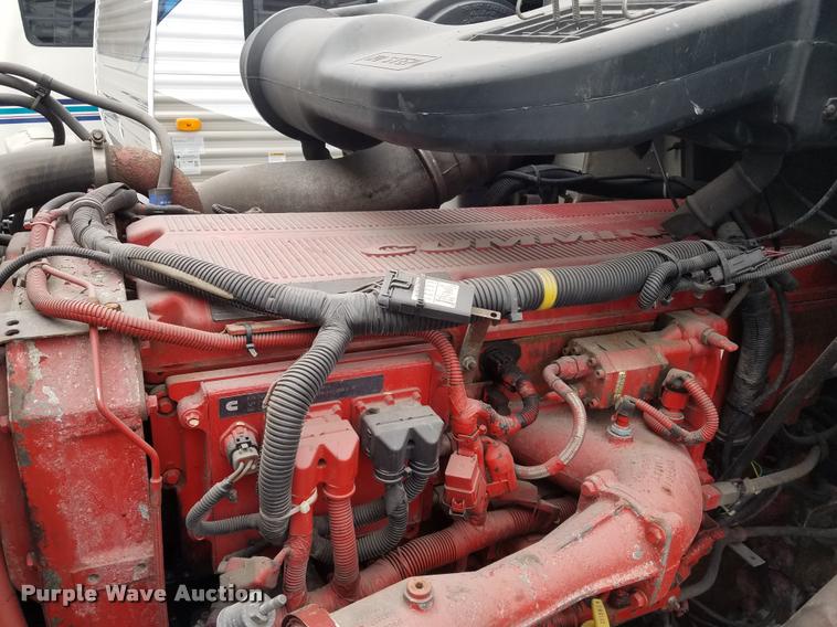 image for item F1420 2007 International 9400i semi truck