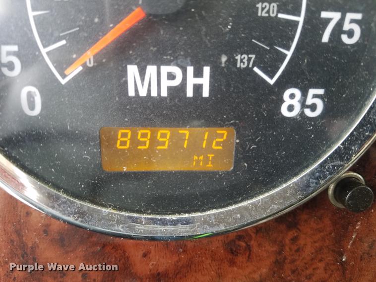 image for item F1420 2007 International 9400i semi truck