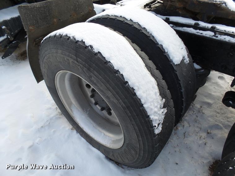 image for item J5450 1993 Volvo WG semi truck