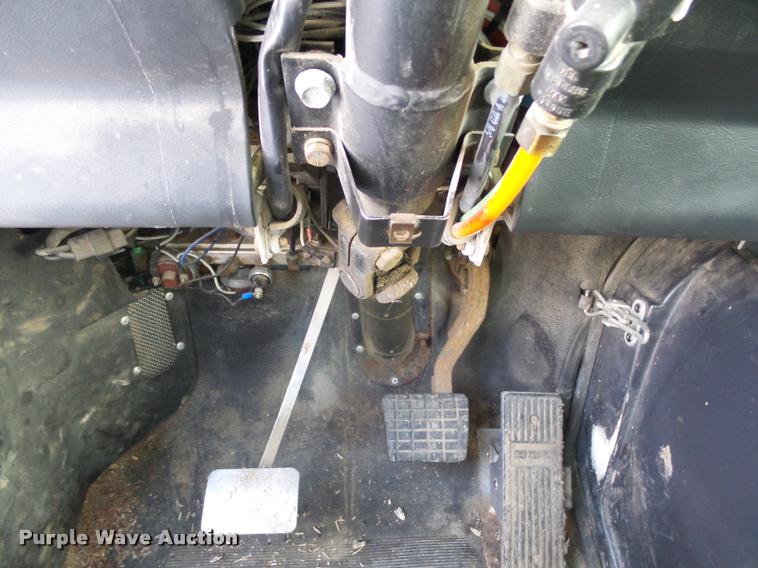 image for item J5450 1993 Volvo WG semi truck