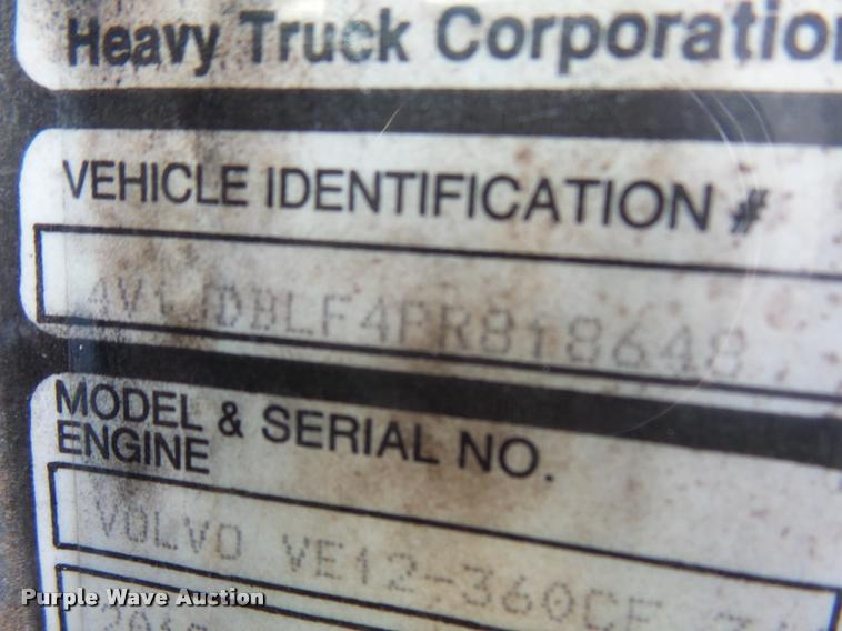 image for item J5450 1993 Volvo WG semi truck