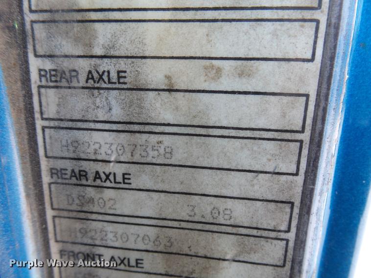 image for item J5450 1993 Volvo WG semi truck