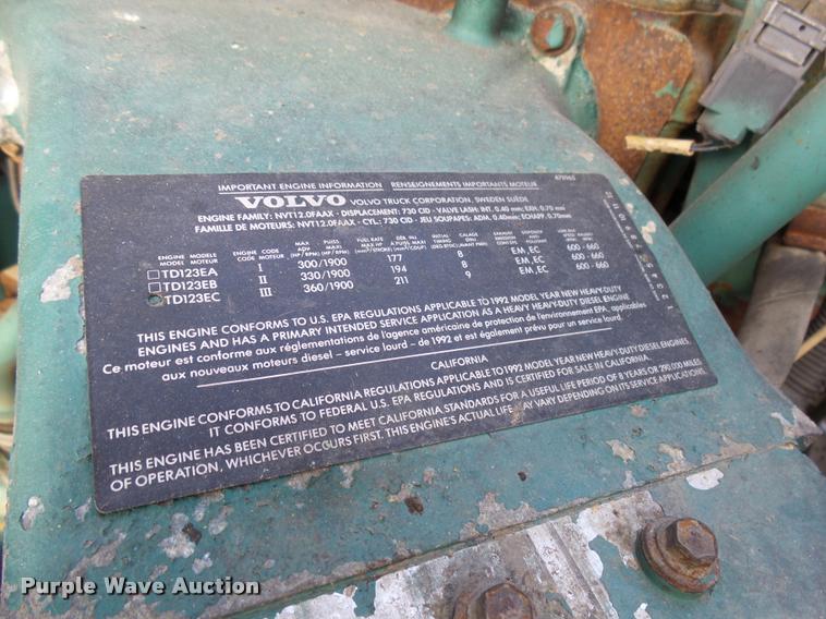 image for item J5450 1993 Volvo WG semi truck