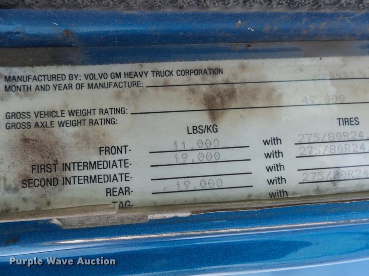 image for item J5450 1993 Volvo WG semi truck