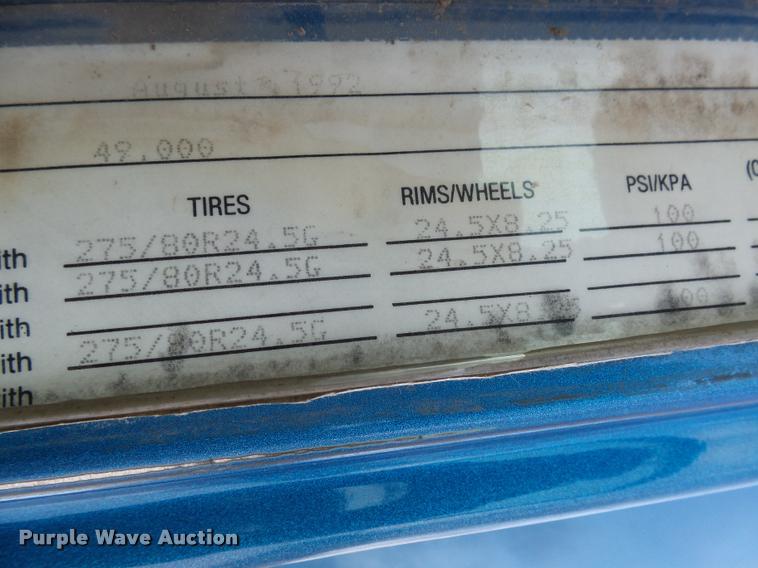 image for item J5450 1993 Volvo WG semi truck