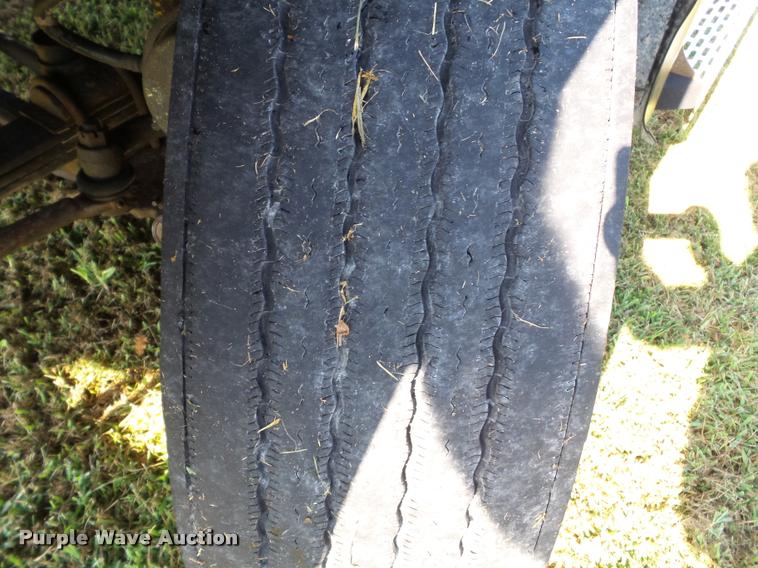 image for item K3360 1996 Mack CH613 semi truck