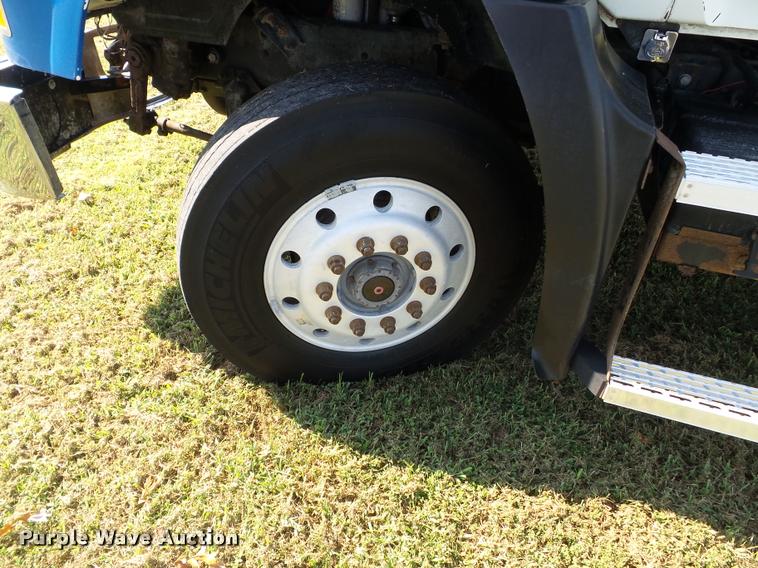 image for item K3360 1996 Mack CH613 semi truck