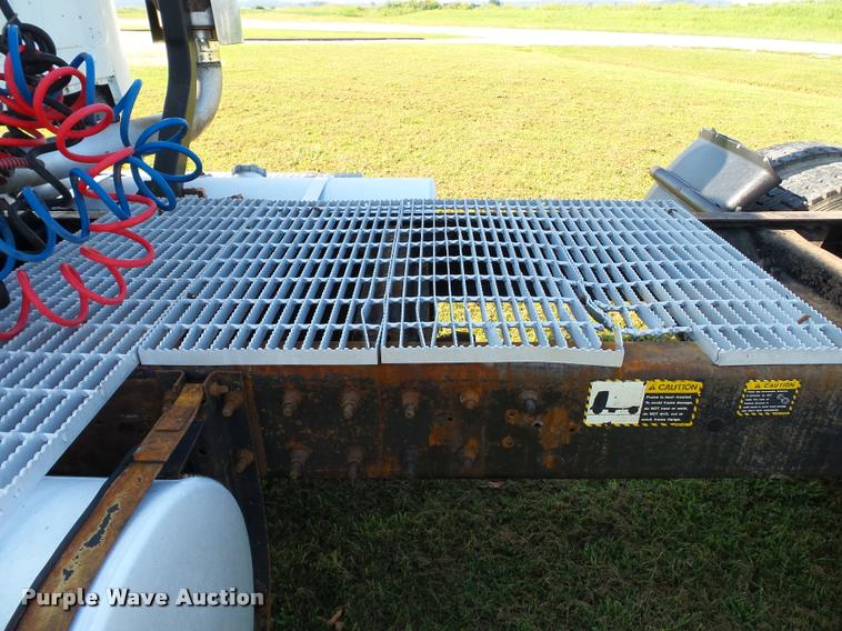 image for item K3360 1996 Mack CH613 semi truck