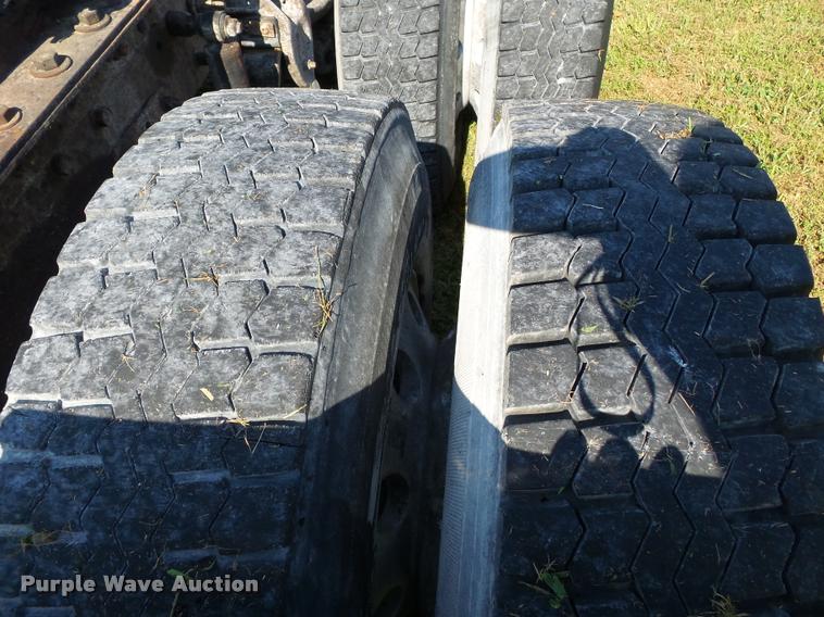 image for item K3360 1996 Mack CH613 semi truck