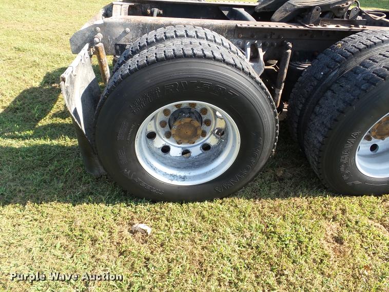 image for item K3360 1996 Mack CH613 semi truck