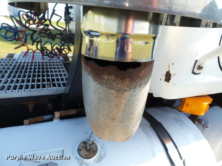 image for item K3360 1996 Mack CH613 semi truck