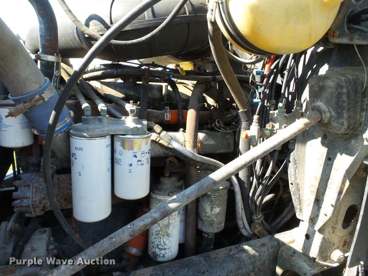 image for item K3360 1996 Mack CH613 semi truck