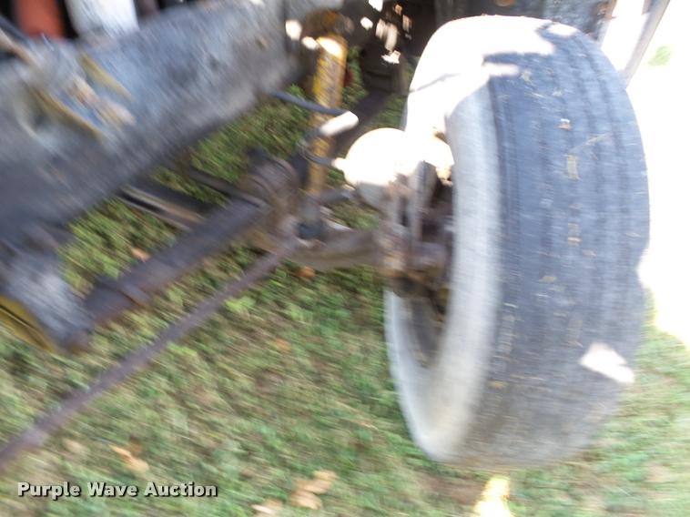 image for item K3360 1996 Mack CH613 semi truck