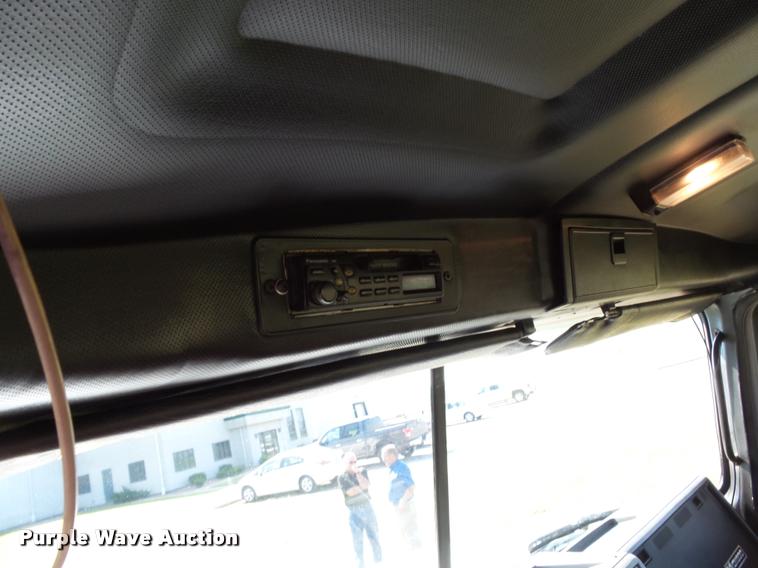 image for item K3360 1996 Mack CH613 semi truck