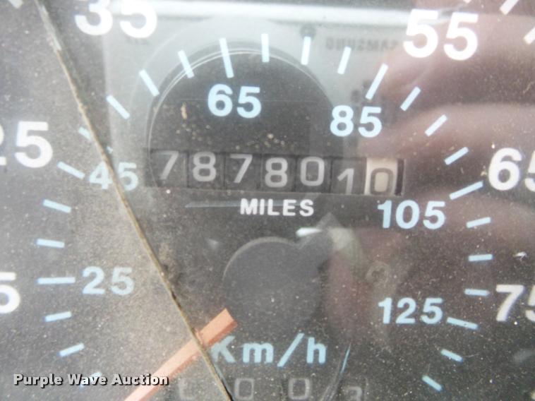 image for item K3360 1996 Mack CH613 semi truck