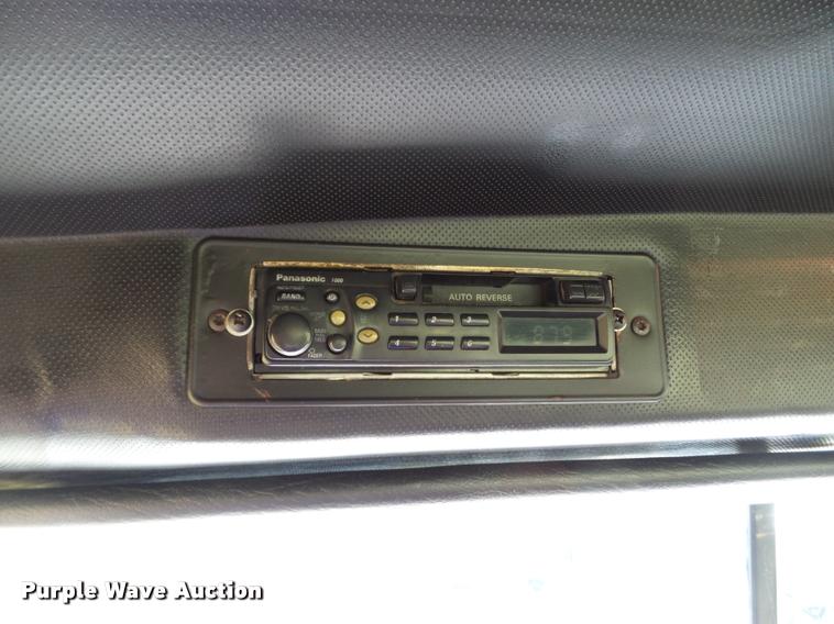 image for item K3360 1996 Mack CH613 semi truck