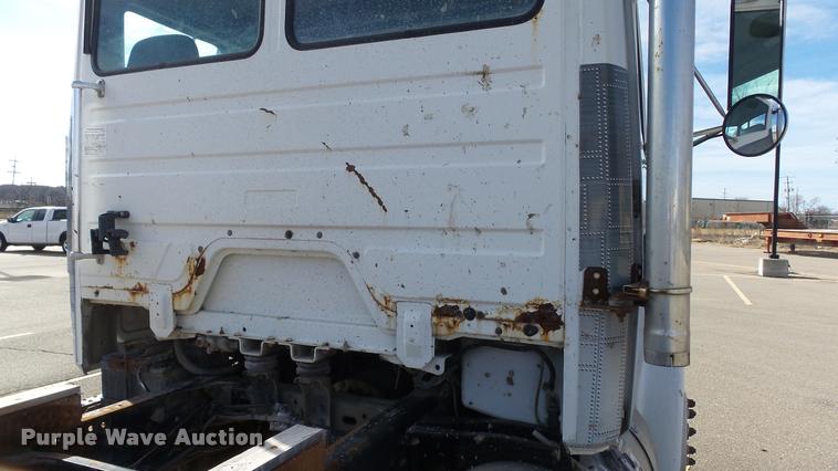 image for item K8010 1998 Freightliner FL80 truck cab and chassis