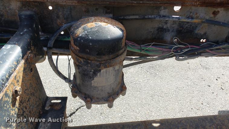 image for item K8010 1998 Freightliner FL80 truck cab and chassis