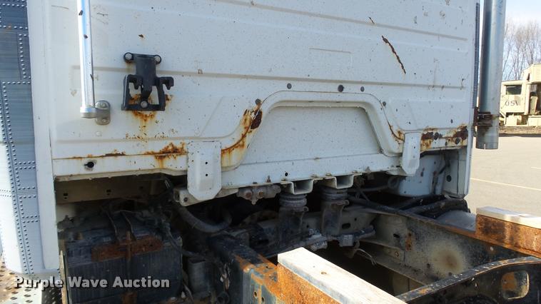 image for item K8010 1998 Freightliner FL80 truck cab and chassis
