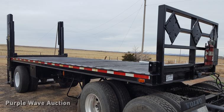 image for item L1730 1985 Schnure flatbed trailer