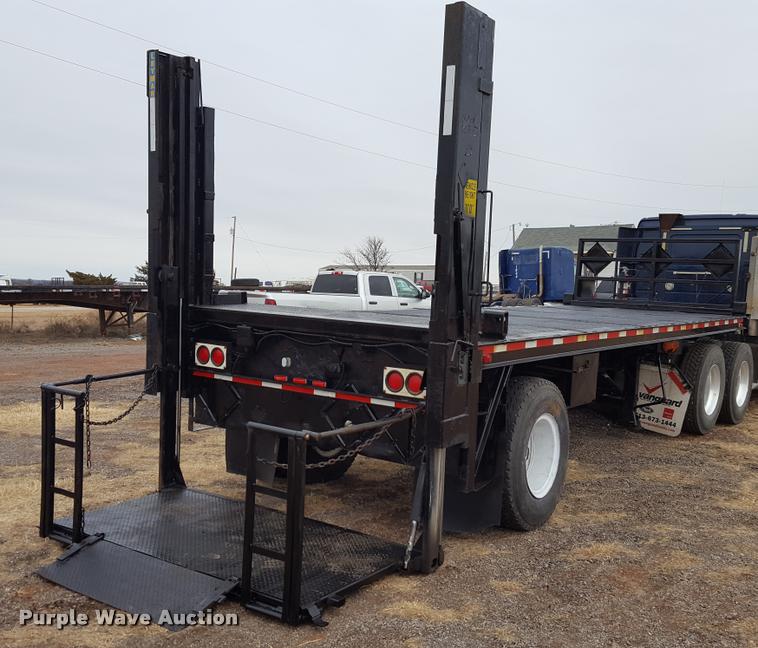 image for item L1730 1985 Schnure flatbed trailer