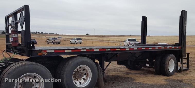 image for item L1730 1985 Schnure flatbed trailer