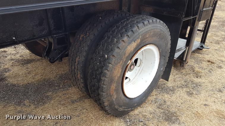 image for item L1730 1985 Schnure flatbed trailer