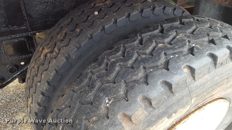 image for item L1730 1985 Schnure flatbed trailer