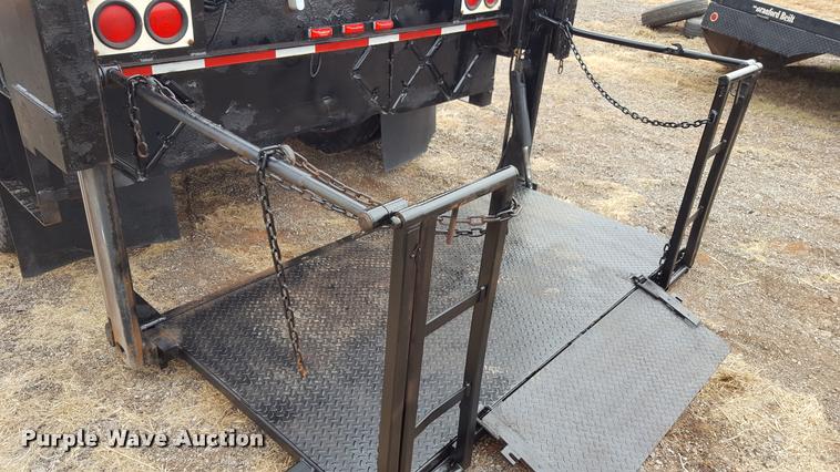 image for item L1730 1985 Schnure flatbed trailer