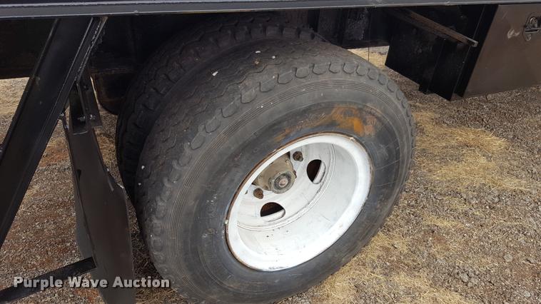 image for item L1730 1985 Schnure flatbed trailer