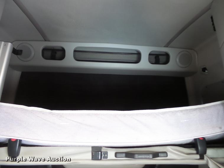 image for item L4533 2011 Volvo VNL semi truck