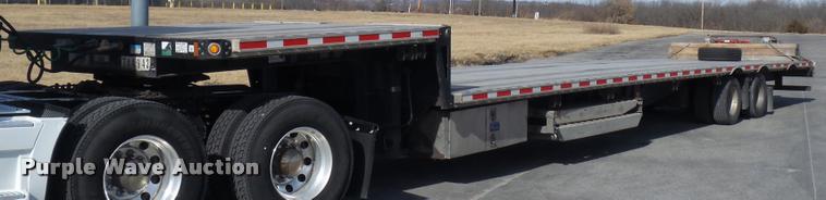image for item L4534 2014 Fontaine drop deck trailer
