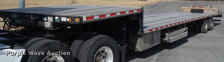 image for item L4534 2014 Fontaine drop deck trailer