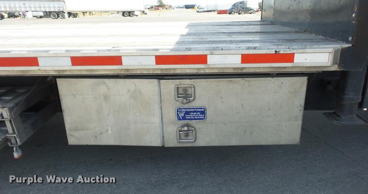 image for item L4534 2014 Fontaine drop deck trailer