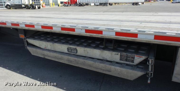 image for item L4534 2014 Fontaine drop deck trailer