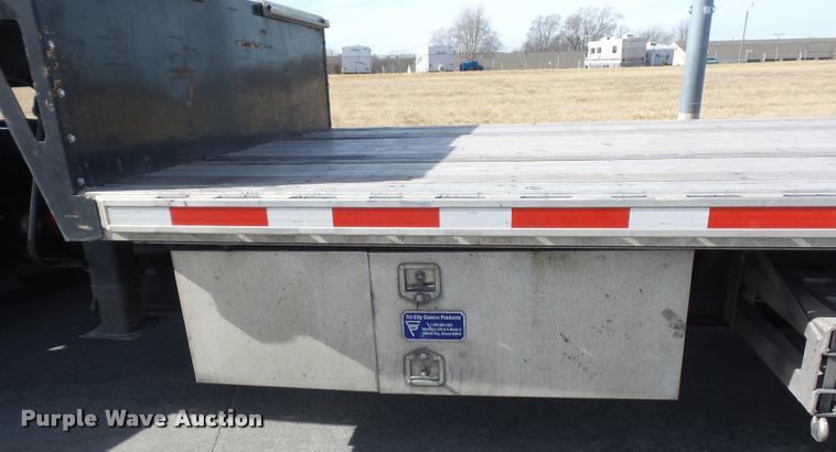 image for item L4534 2014 Fontaine drop deck trailer